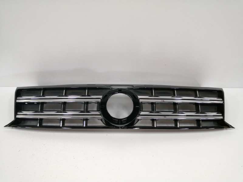 Recambio de rejilla delantera para volkswagen amarok comfortline doublecab 4motion referencia OEM IAM 2H6853651B  