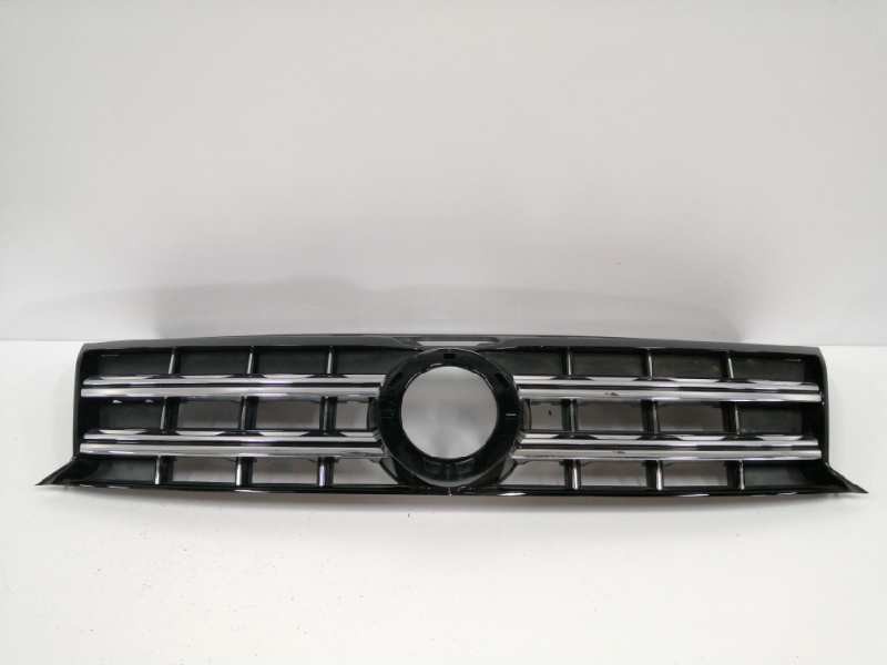 Recambio de rejilla delantera para volkswagen amarok comfortline doublecab 4motion referencia OEM IAM 2H6853651B  