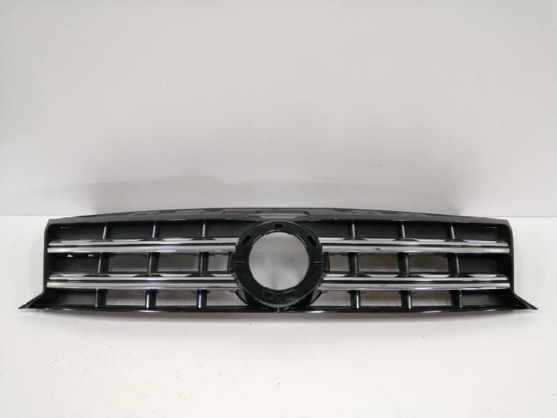Recambio de rejilla delantera para volkswagen amarok comfortline doublecab 4motion referencia OEM IAM 2H6853651B  