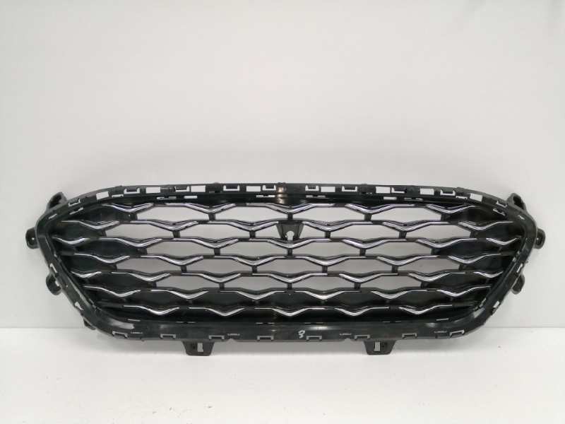 Recambio de rejilla delantera para ford kuga (cbs) referencia OEM IAM LV4B8150U CROMADO 