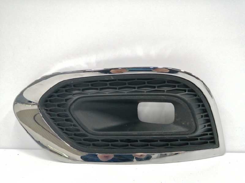 Recambio de rejilla paragolpes izquierda para renault kadjar referencia OEM IAM 261A30096R  