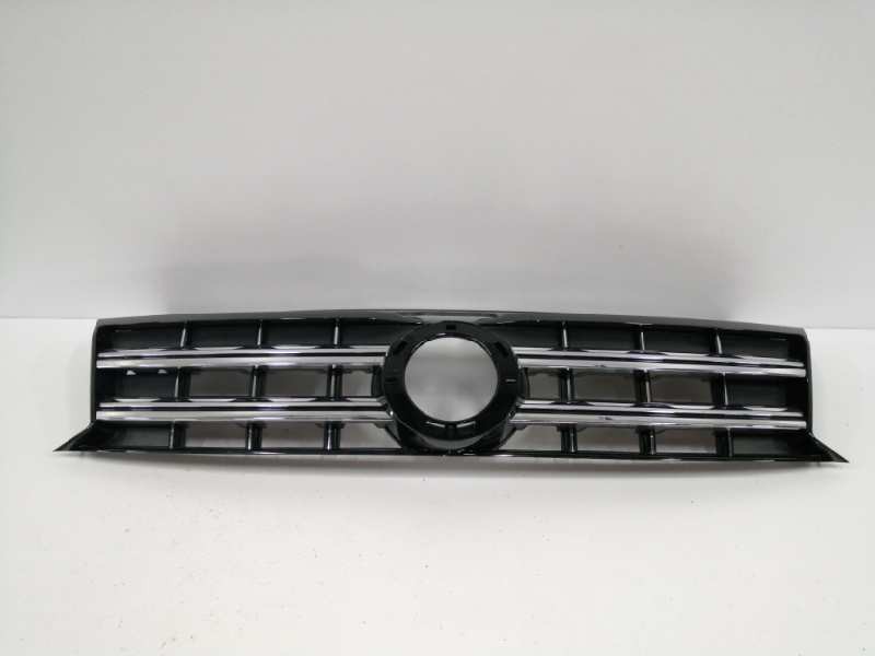 Recambio de rejilla delantera para volkswagen amarok comfortline doublecab 4motion referencia OEM IAM 2H6853651B  