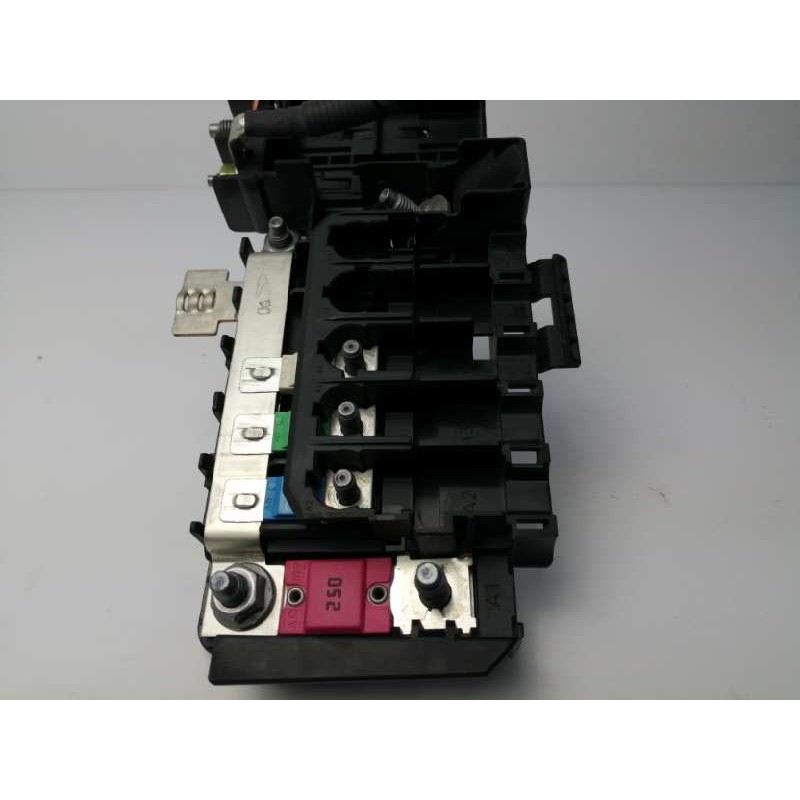 CAJA RELES / FUSIBLES
