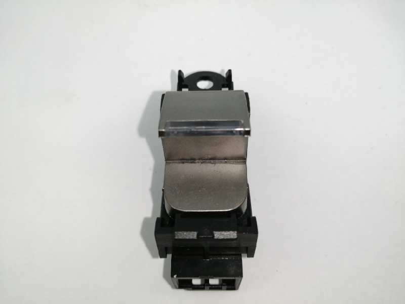 Recambio de mando elevalunas delantero derecho para jaguar xk8/xkr coupe xkr final edition referencia OEM IAM 8W8314717AA Recambio de mando elevalunas delantero derecho para jaguar xk8/xkr coupe xkr final edition referencia OEM IAM 8W8314717AA