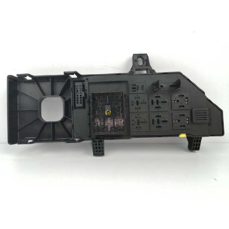 Recambio de caja reles / fusibles para opel vectra c berlina 1.9 cdti referencia OEM IAM 13223679 13193588 