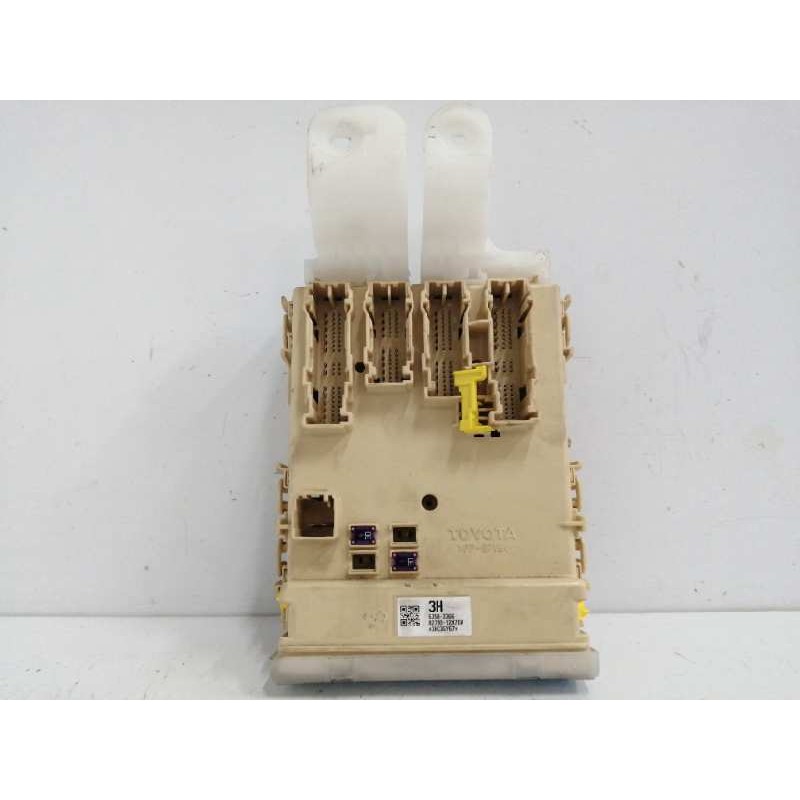 Recambio de caja reles / fusibles para toyota auris touring sports (e18) 1.8 16v cat (híbrido) referencia OEM IAM 63583366 82730