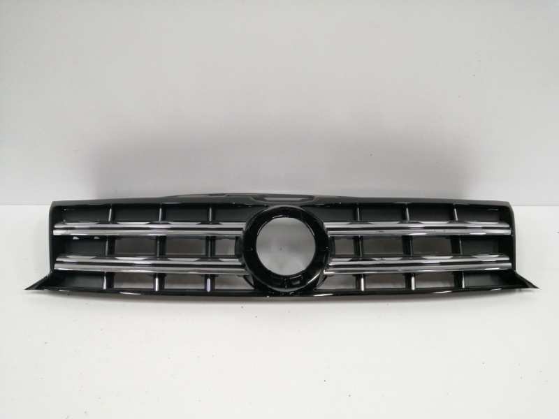 Recambio de rejilla delantera para volkswagen amarok comfortline doublecab 4motion referencia OEM IAM 2H6853651B  