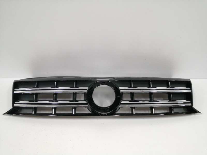Recambio de rejilla delantera para volkswagen amarok comfortline doublecab 4motion referencia OEM IAM 2H6853651B  