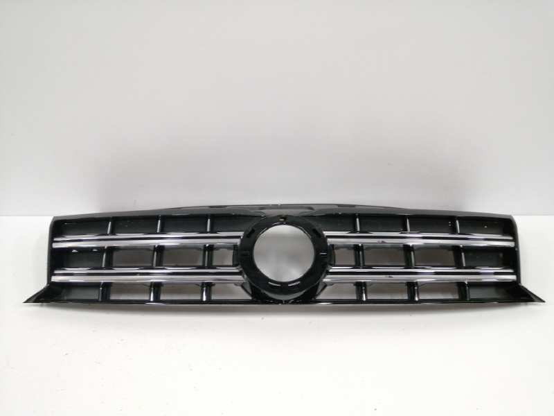 Recambio de rejilla delantera para volkswagen amarok comfortline doublecab 4motion referencia OEM IAM 2H6853651B  