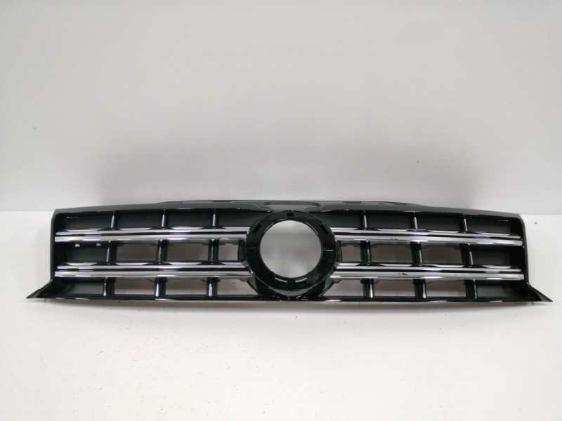 Recambio de rejilla delantera para volkswagen amarok comfortline doublecab 4motion referencia OEM IAM 2H6853651B  