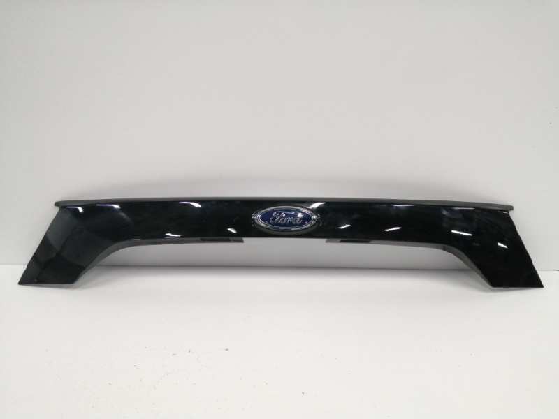 Recambio de moldura para ford kuga (cbs) referencia OEM IAM GJ54S43404A TRASERA PORTON NEGRO