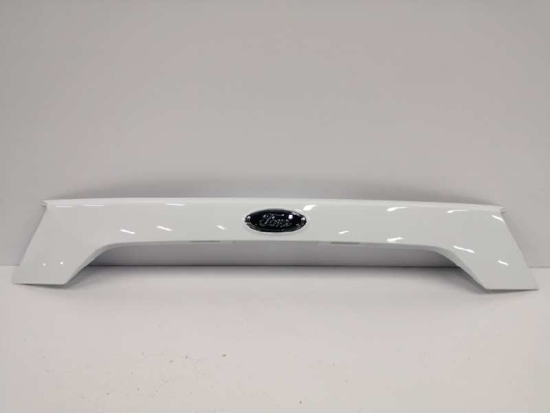 Recambio de moldura para ford kuga (cbs) referencia OEM IAM GJ54S43404A TRASERA PORTON BLANCO