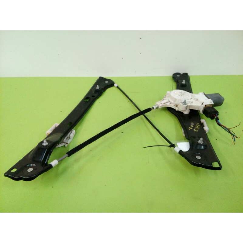 ELEVALUNAS DELANTERO DERECHO 7140588E