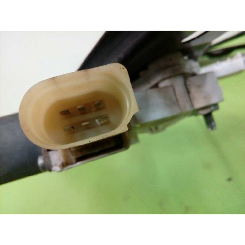 ELEVALUNAS DELANTERO DERECHO 7140588E