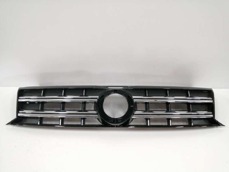 Recambio de rejilla delantera para volkswagen amarok comfortline doublecab 4motion referencia OEM IAM 2H6853651B  