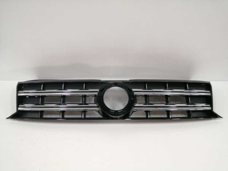 Recambio de rejilla delantera para volkswagen amarok comfortline doublecab 4motion referencia OEM IAM 2H6853651B  