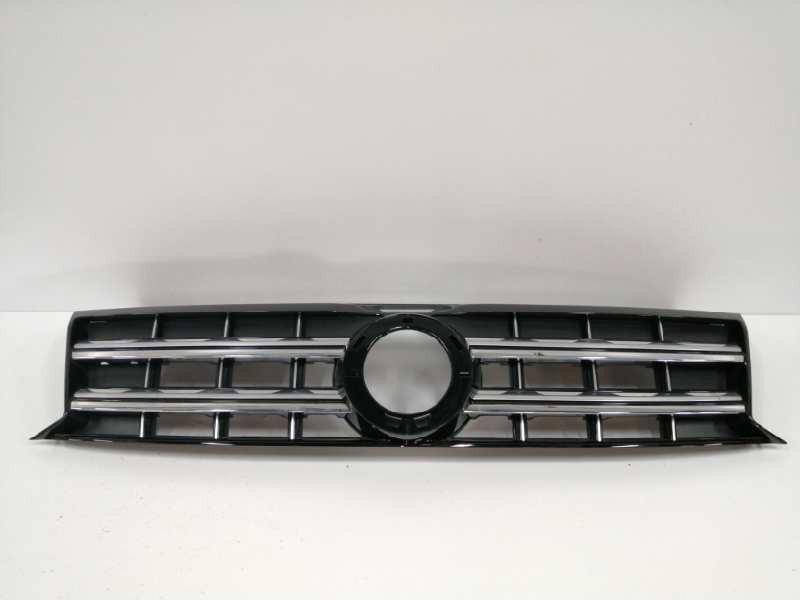 Recambio de rejilla delantera para volkswagen amarok comfortline doublecab 4motion referencia OEM IAM 2H6853651B  