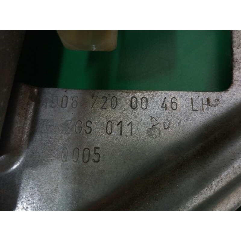 ELEVALUNAS DELANTERO IZQUIERDO