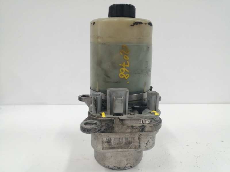 Recambio de bomba direccion para ford focus berlina (cap) ghia referencia OEM IAM 4M513K514BF  