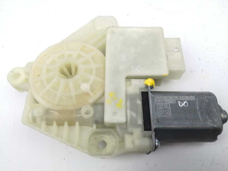Recambio de motor elevalunas trasero izquierdo para volkswagen golf vii variant (bv5) 1.6 tdi referencia OEM IAM 5Q4959811D Recambio de motor elevalunas trasero izquierdo para volkswagen golf vii variant (bv5) 1.6 tdi referencia OEM IAM 5Q4959811D