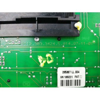 Recambio de sistema audio / radio cd para bmw serie 7 (e38) 730d automático referencia OEM IAM 65528372591 MANDOS 31123033424