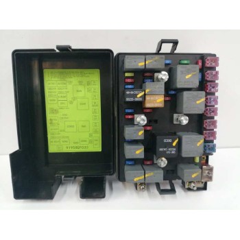 CAJA RELES / FUSIBLES 919552F040 919582F030 