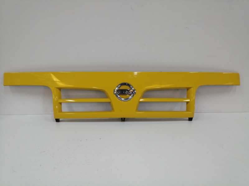 Recambio de rejilla delantera para nissan cabstar 01.04  3.0 diesel referencia OEM IAM 623109X500  