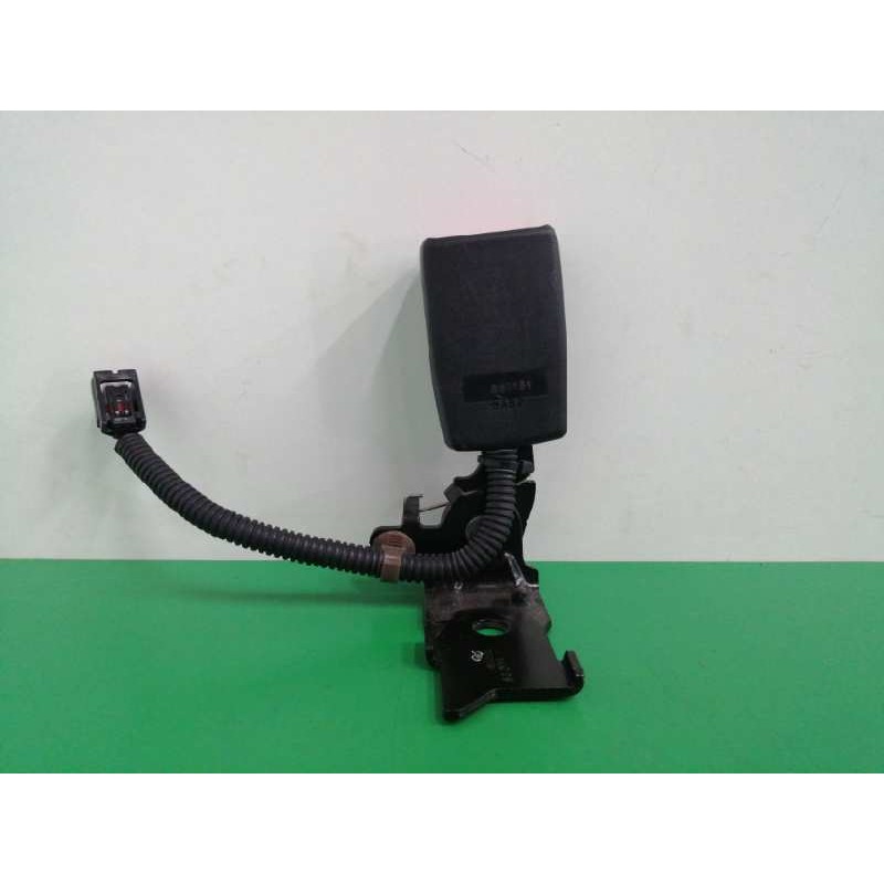 Recambio de enganche cinturon derecho para honda civic berlina 5 (fk) 1.8 vtec cat referencia OEM IAM 1040138 TRASERO 