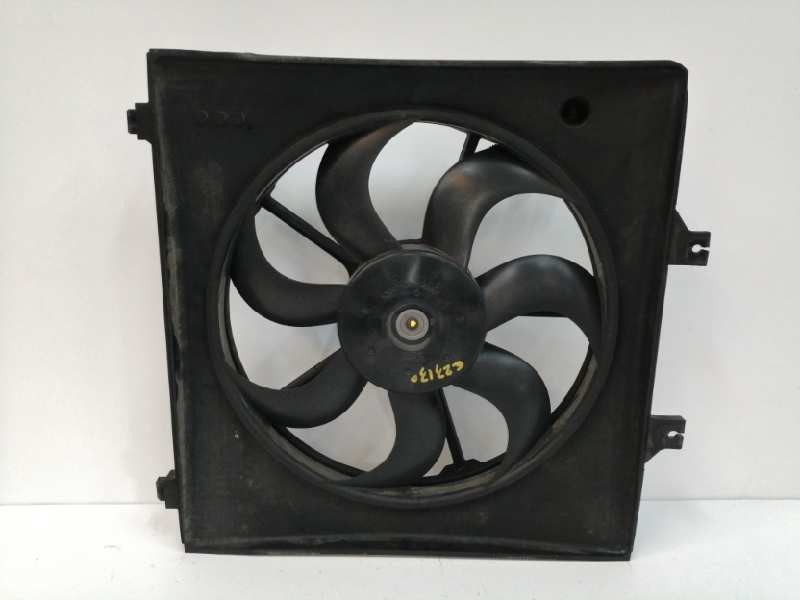 Recambio de electroventilador para kia carnival 2.9 crdi cat referencia OEM IAM 253804D  