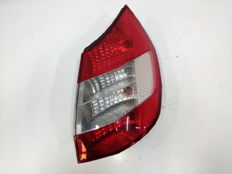 Recambio de piloto trasero derecho para renault scenic ii 1.5 dci diesel referencia OEM IAM 8200493375G  