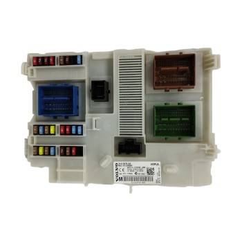 Recambio de caja reles / fusibles para volvo v60 kombi cross country 2.0 diesel cat referencia OEM IAM 31412970AA  