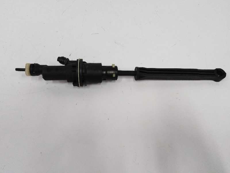 Recambio de bomba embrague para citroën c4 cactus 1.2 12v vti referencia OEM IAM 9801137480  