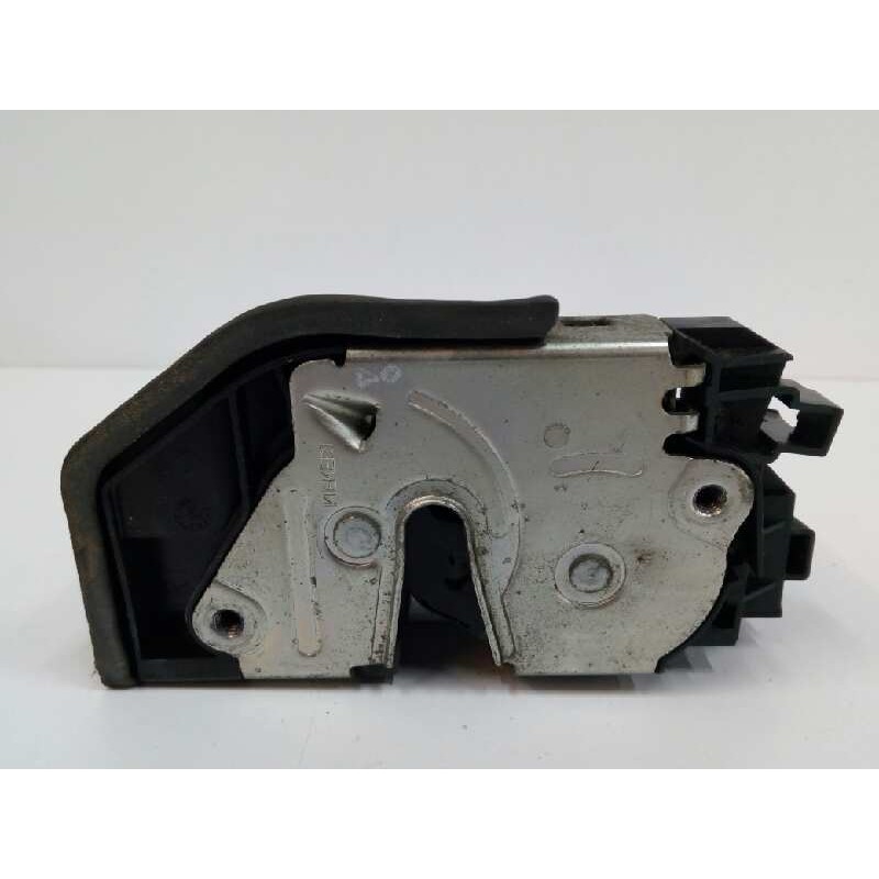 Recambio de cerradura puerta trasera derecha para bmw serie 5 berlina (e60) 530d referencia OEM IAM 7036172  