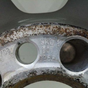 Recambio de llanta para audi a4 ber. (b8) 2.0 16v tdi referencia OEM IAM 8K0601025F 7,5JX16H2 ET45 