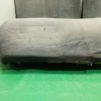 Recambio de asientos traseros para renault fuego 2.0 referencia OEM IAM  NECESITA REPARACION 