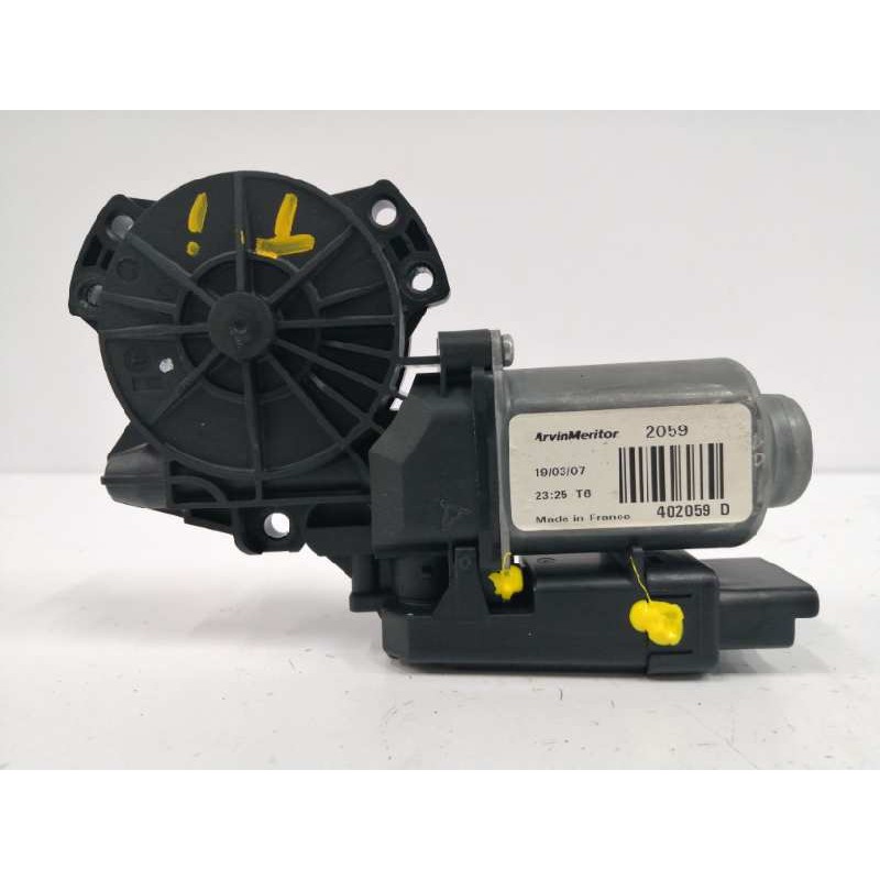 Recambio de motor elevalunas trasero izquierdo para kia cee´d 1.6 crdi cat referencia OEM IAM 402059D  