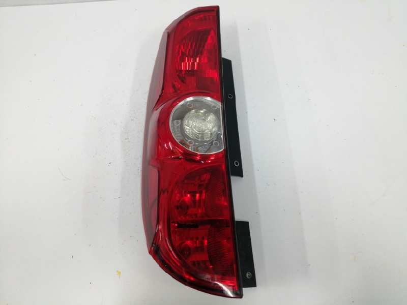 Recambio de piloto trasero izquierdo para fiat doblo cargo basis maxi kasten referencia OEM IAM 00518106740 51810674 