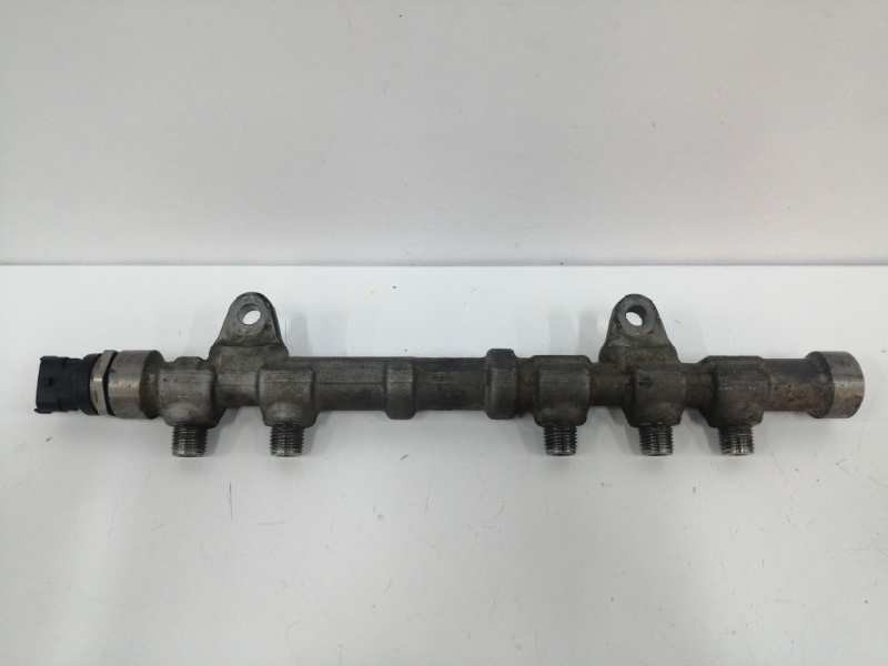 Recambio de rampa inyectora para fiat doblo cargo basis maxi kasten referencia OEM IAM 55232381 0445214193 