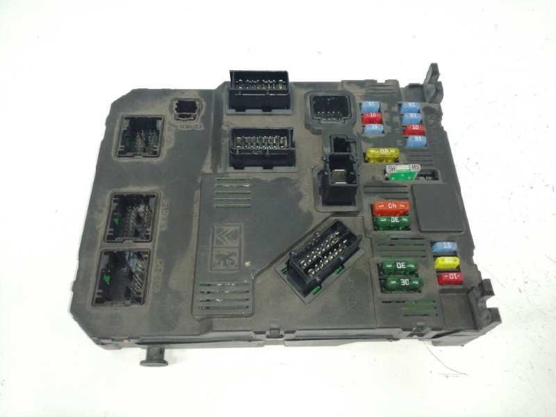 Recambio de caja reles / fusibles para citroën c3 1.4 hdi referencia OEM IAM 9653667380 S118085200 