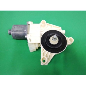 MOTOR ELEVALUNAS DELANTERO IZQUIERDO A2469065100 