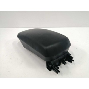 Recambio de apoyabrazos central para kia cee´d 1.6 crdi cat referencia OEM IAM 846601H1000Z SOLO LA TAPA 