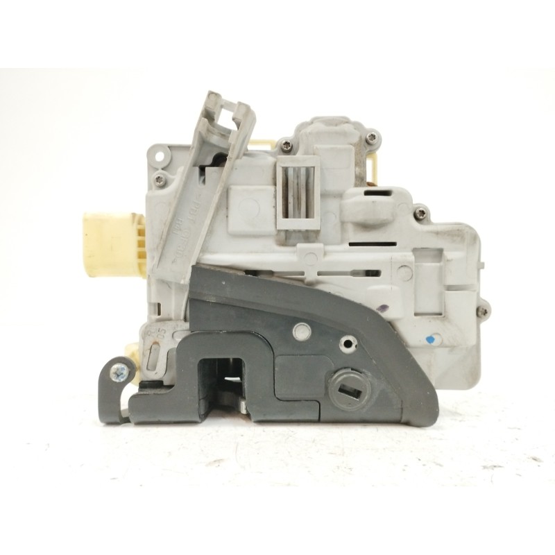 CERRADURA PUERTA TRASERA DERECHA