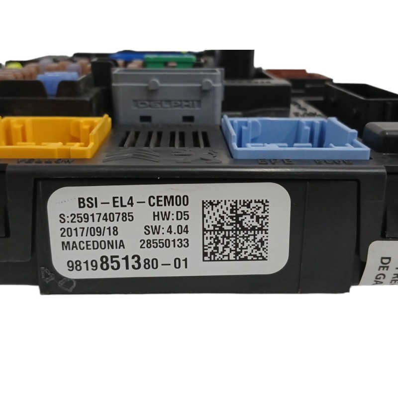 CAJA RELES / FUSIBLES