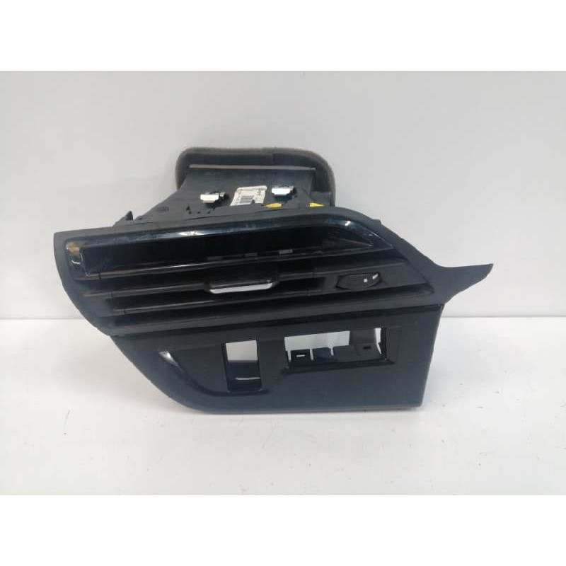 REJILLA AIREADORA LADO IZQUIERDO