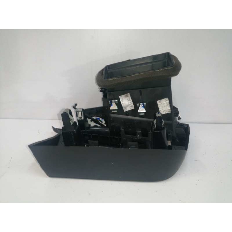 REJILLA AIREADORA LADO IZQUIERDO