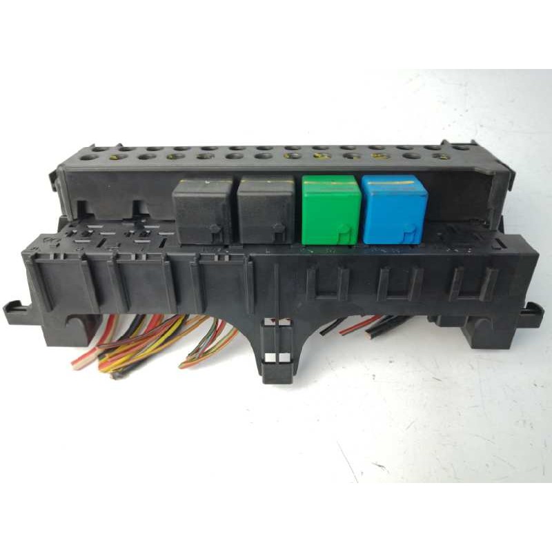 CAJA RELES / FUSIBLES