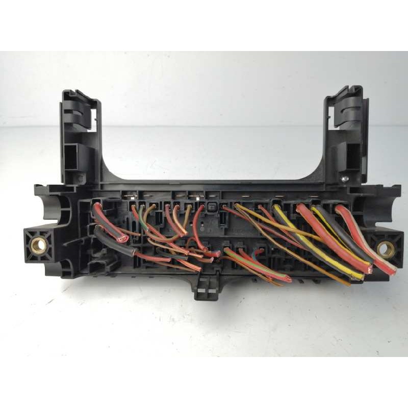 CAJA RELES / FUSIBLES