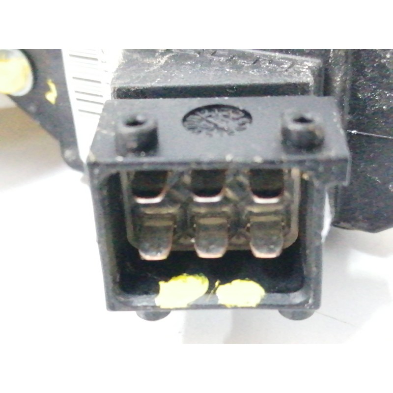 ELEVALUNAS DELANTERO DERECHO 6981002130