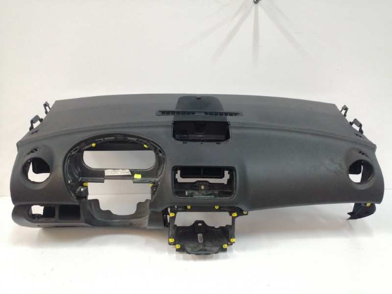 Recambio de salpicadero para opel meriva b 1.6 cdti dpf referencia OEM IAM 13315250  
