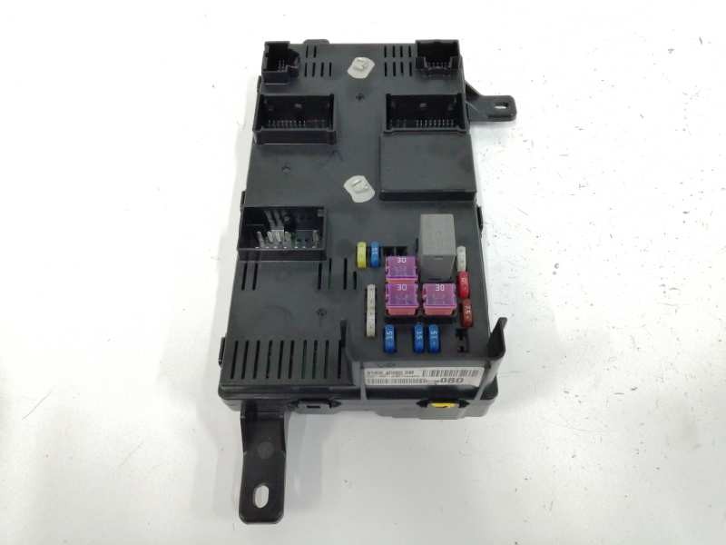 Recambio de caja reles / fusibles para kia carnival 2.9 crdi cat referencia OEM IAM 919584D080  